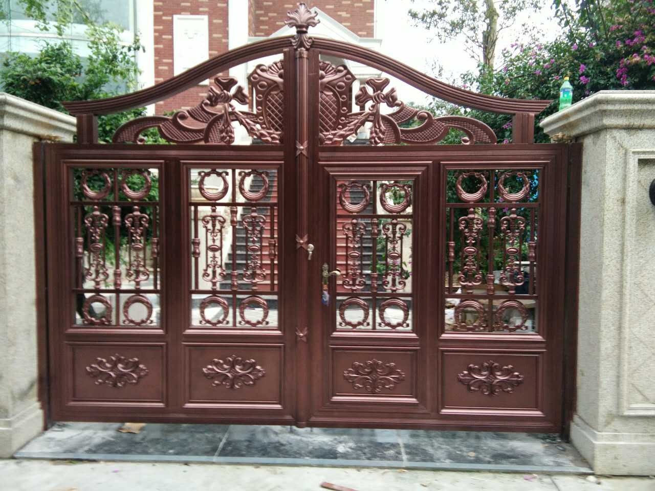 濟南鋁藝大門選安誠，精致耐用