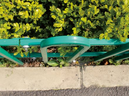 簡單介紹鋅鋼草坪護欄的相比于傳統(tǒng)護欄的優(yōu)勢