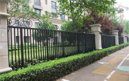 遼陽(yáng)室內(nèi)鋁合金護(hù)欄多少錢(qián)一米-安誠(chéng)護(hù)欄廠(chǎng)家